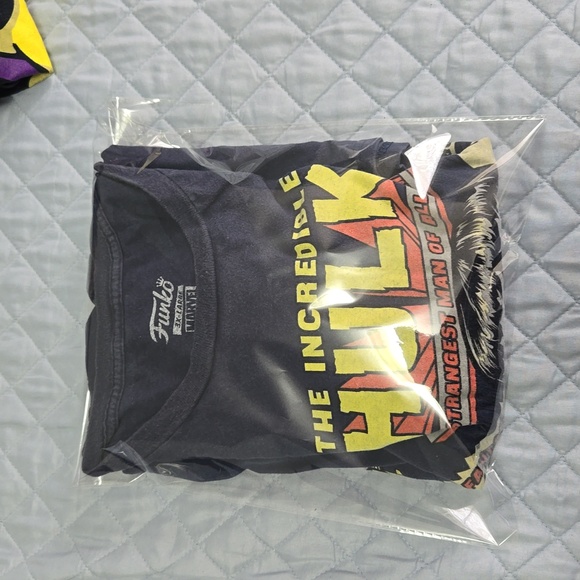 (A) Hulk Pop Funko Grapic Tee - Picture 4 of 4